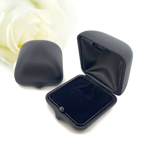 Onyx - fekete bőr eljegyzési gyűrű doboz