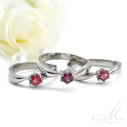 Amaris Garnet - nemesacél eljegyzési gyűrű gránát drágakővel