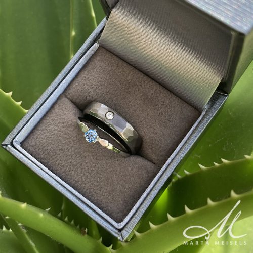 Lily Moissanite Sapphire Blue - nemesacél eljegyzési gyűrű kék Moissanite kővel