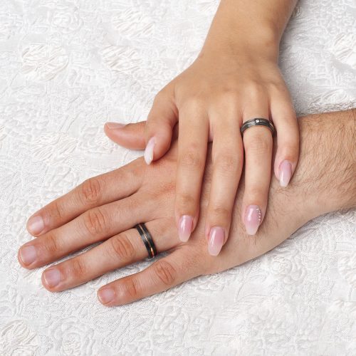 Erna Zirconia - fekete karbon és titán Női köves karikagyűrű rozé arannyal RGW-AL-TI000550CZ