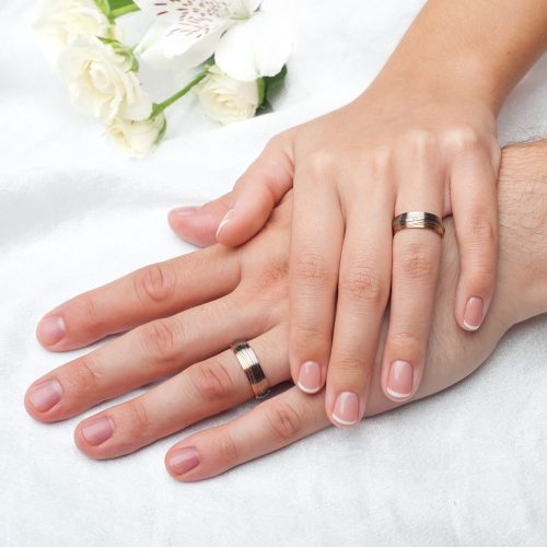 Rhea - 3D hullámos titán Férfi karikagyűrű rozé arannyal RGW-OR-TI010660