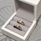 Rhea Zirconia - 3D hullámos titán Női köves karikagyűrű rozé arannyal RGW-OR-TI010660CZ