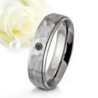 Gavin Black Diamond - kalapált felületű titán Női köves karikagyűrű RGW-OU-TI281050DB
