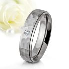 Gavin Moissanite - kalapált felületű titán Női köves karikagyűrű RGW-OU-TI281050MO