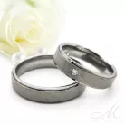 Gavin Moissanite - kalapált felületű titán Női köves karikagyűrű RGW-OU-TI281050MO