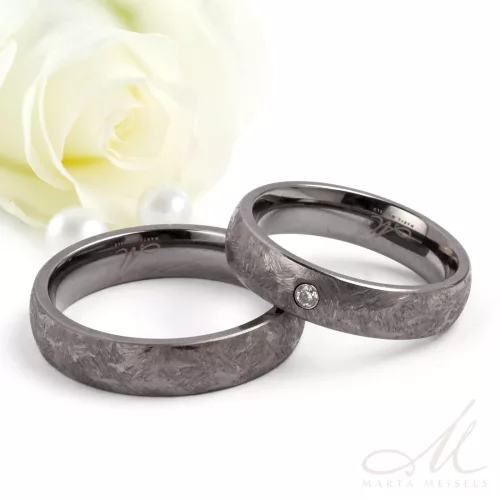 Atrian - szácsiszolt tantál karikagyűrű