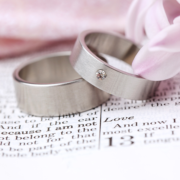 A házassági gyűrűk az örök összetartozás jelképei